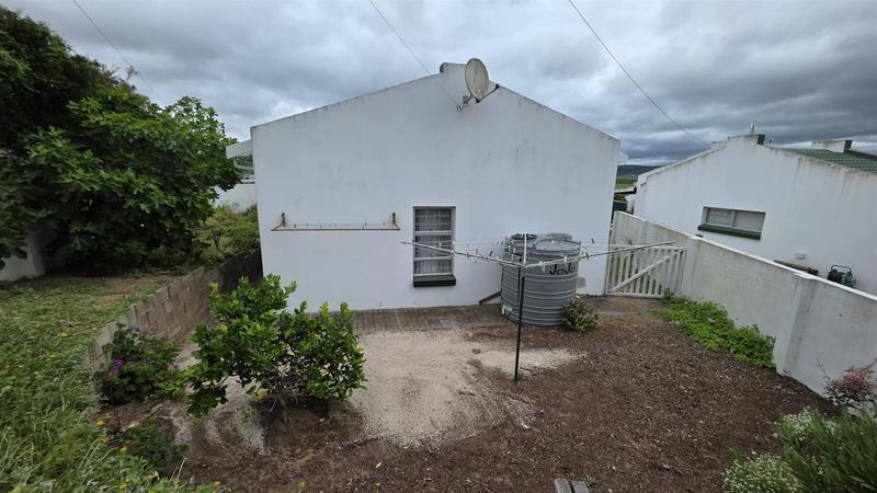 3 Bedroom Property for Sale in Fraaiuitsig Western Cape